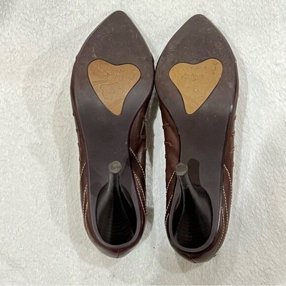 Naughty Monkey Scalloped Faux Leather Pumps size 10 - Picture 11 of 15